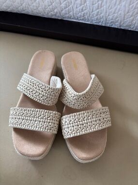 Old Navy Cream Double-Strap Crochet Slide Sandals